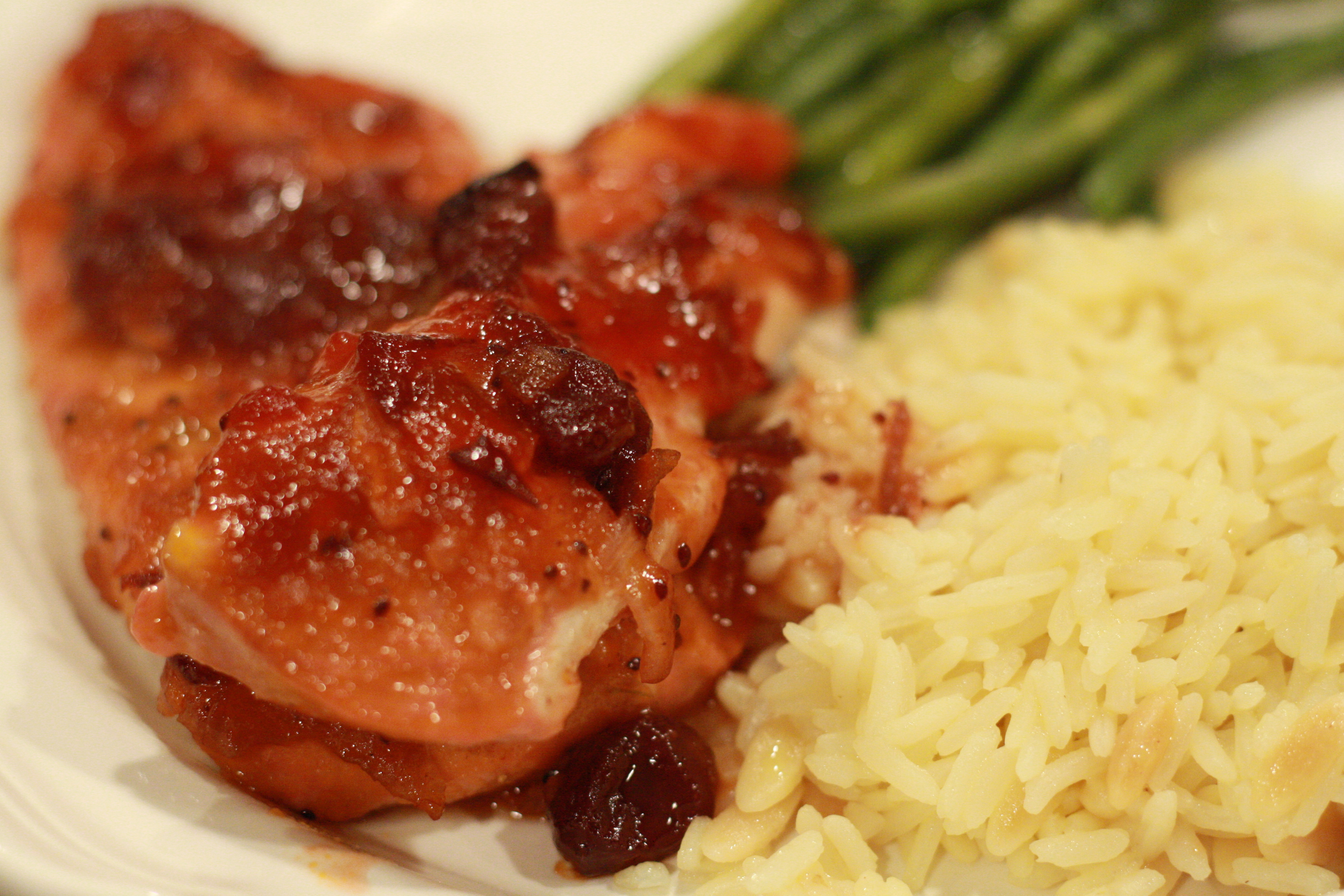 Easy Weeknight Meal: Cranberry Baked Chicken with Hannaford ingredients