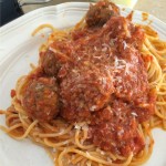 Easy recipe for homemade meatballs - From the Family