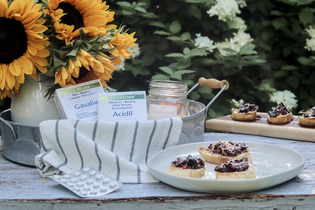 Olive and Sun-dried Tomato Toasts