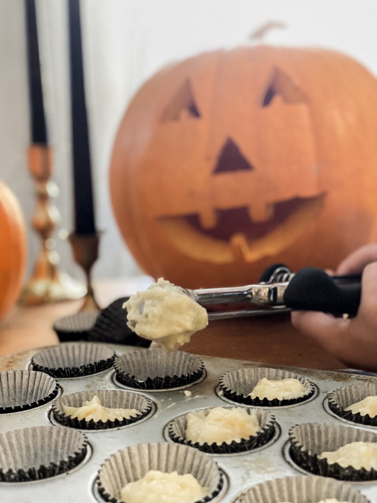 Mini Vanilla Spider Web Cupcakes with Oakhurst Dairy Chocolate Milk Halloween Party Recipe