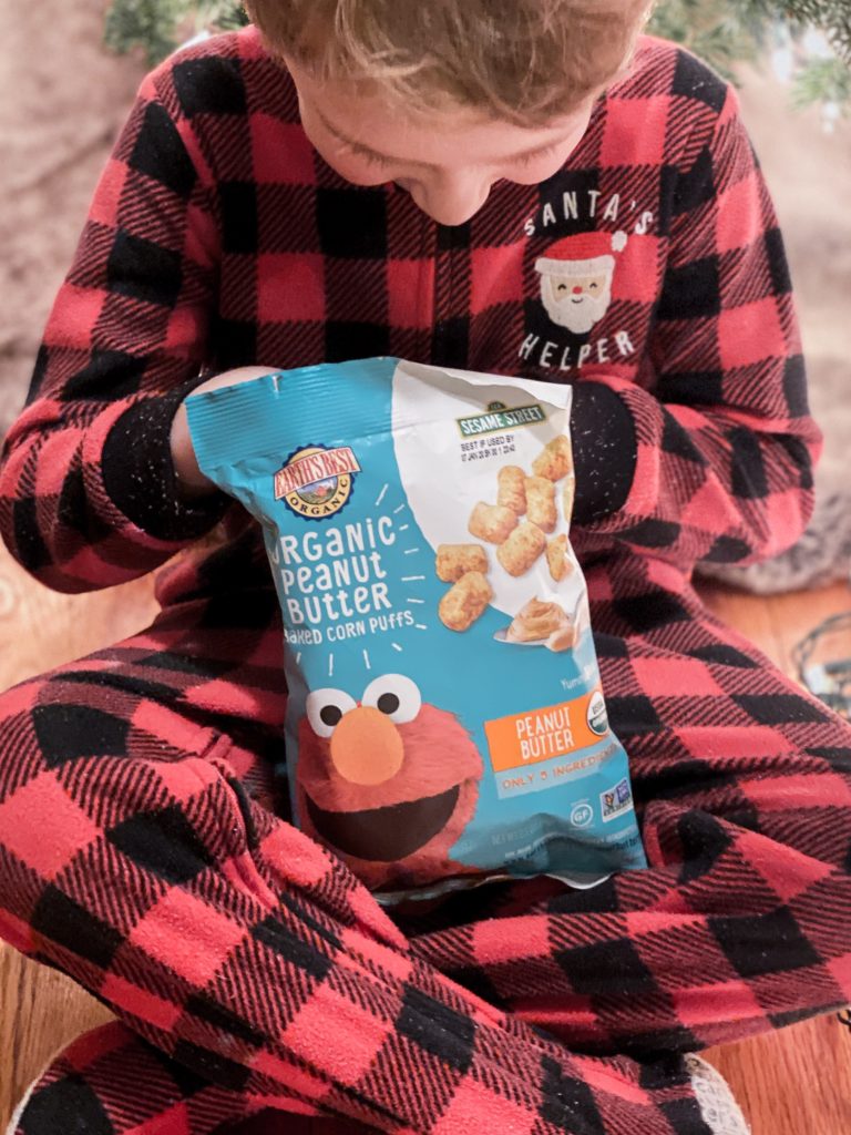 On the go snacks with Earth's Best Peanut Butter Puffs